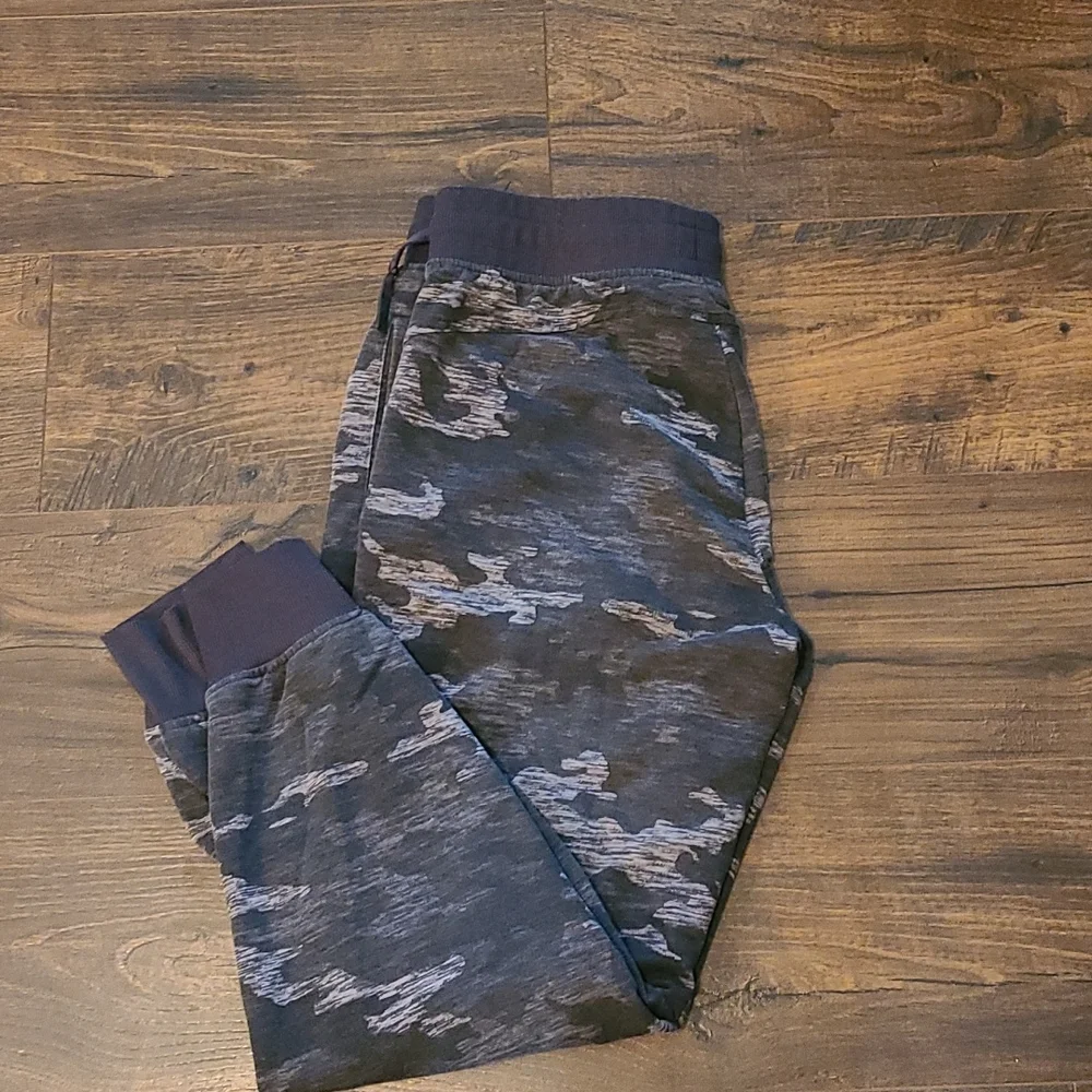 Gray Camo Sweatpants - Picture 2 of 4